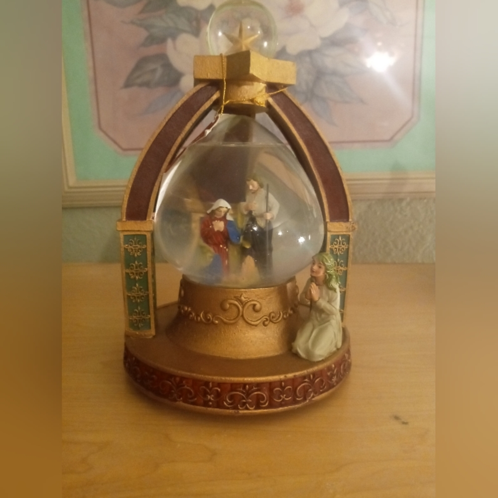 North Pole Trading Co. Musical Nativity Scene Snow Globe Plays "Silent Night"